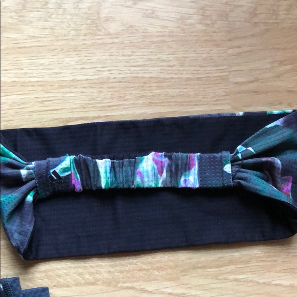 Workout Capri pants adidas with matching headband - Picture 2 of 3